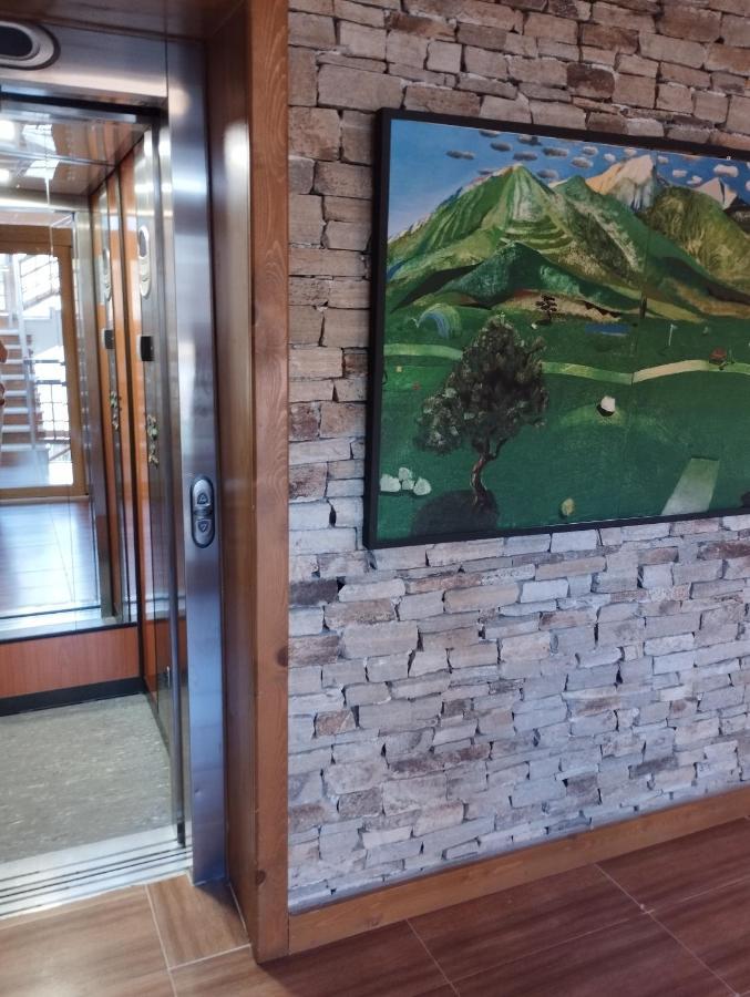 Pirin Golf - Nirvana, Studios&Spa 拉兹洛格 外观 照片