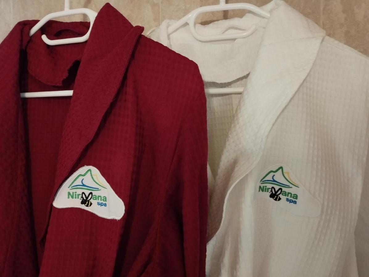 Pirin Golf - Nirvana, Studios&Spa 拉兹洛格 外观 照片